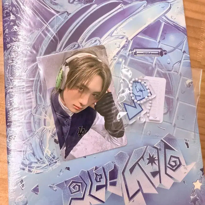 투어스 playhard 앨범(미개봉) 위버스특전 포함