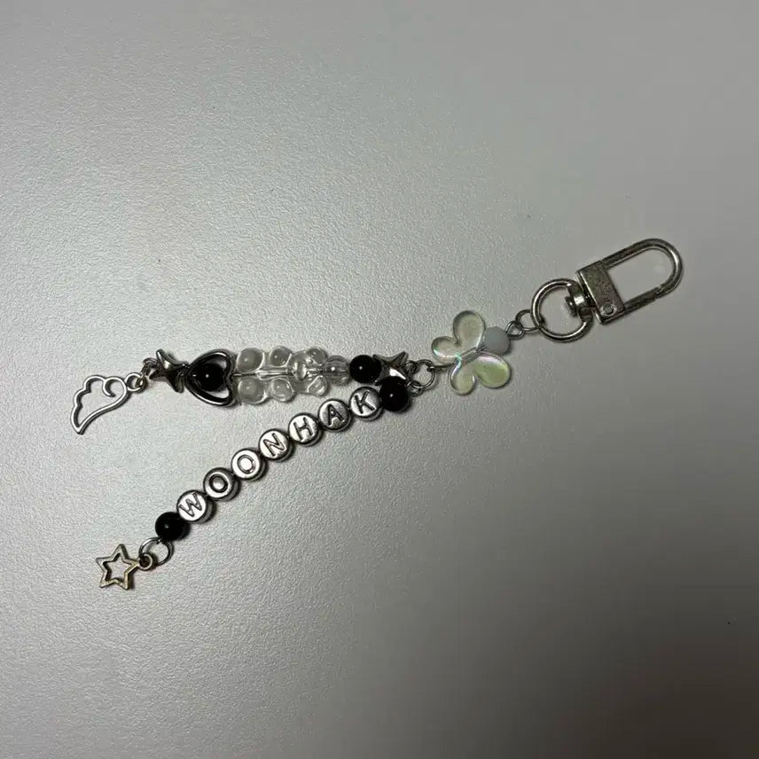 보이넥스트도어 보넥도 운학 이니셜 키링