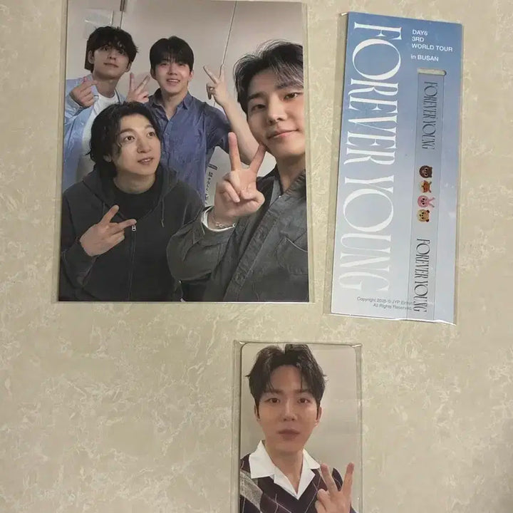 데이식스 포에버영 부산콘 막콘 입장키트(엽서+포카+폰스트랩)