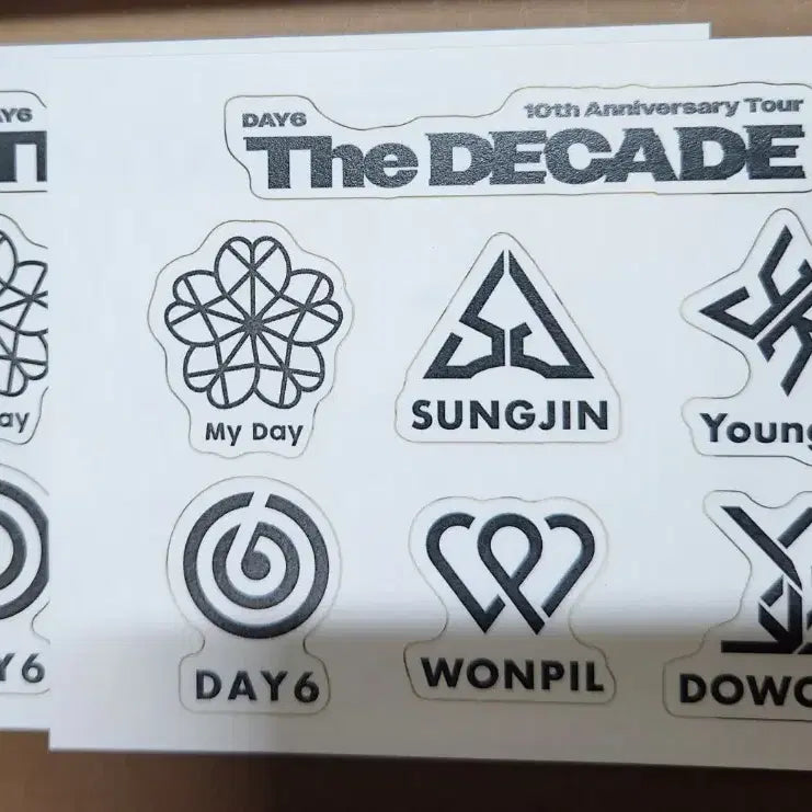 데이식스 10주년 콘 타투스티커 2장