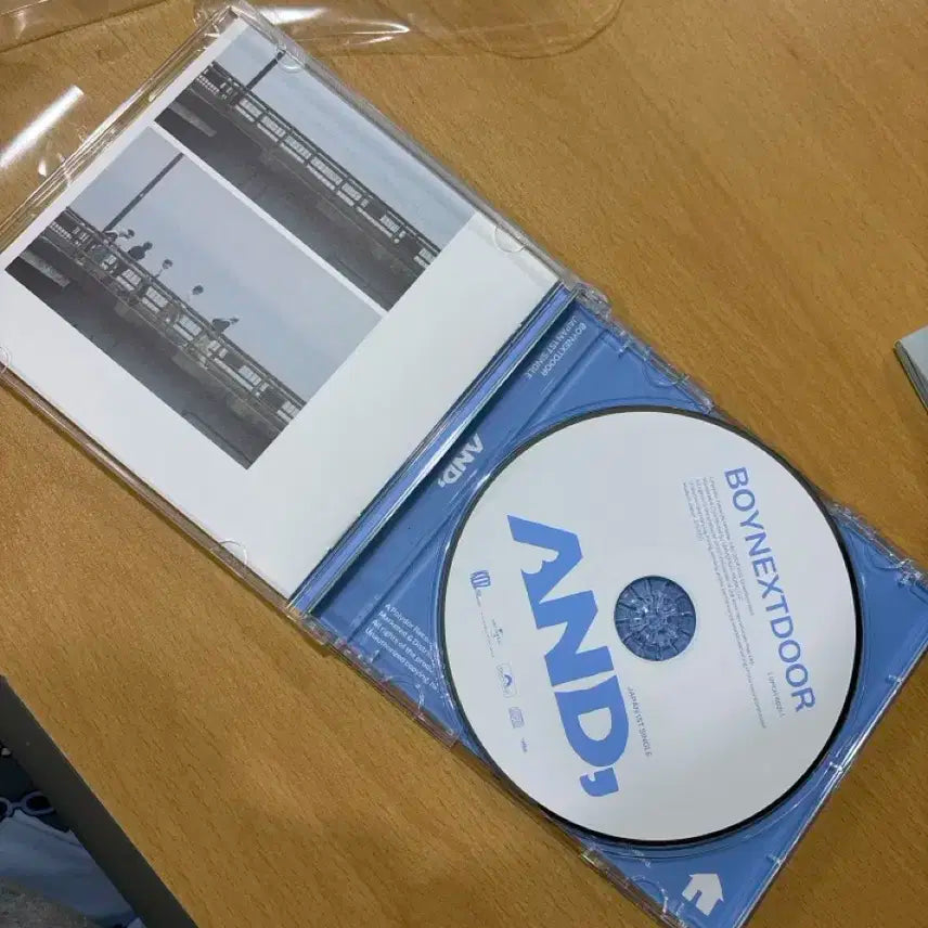 보이넥스트도어 앤드 통상반