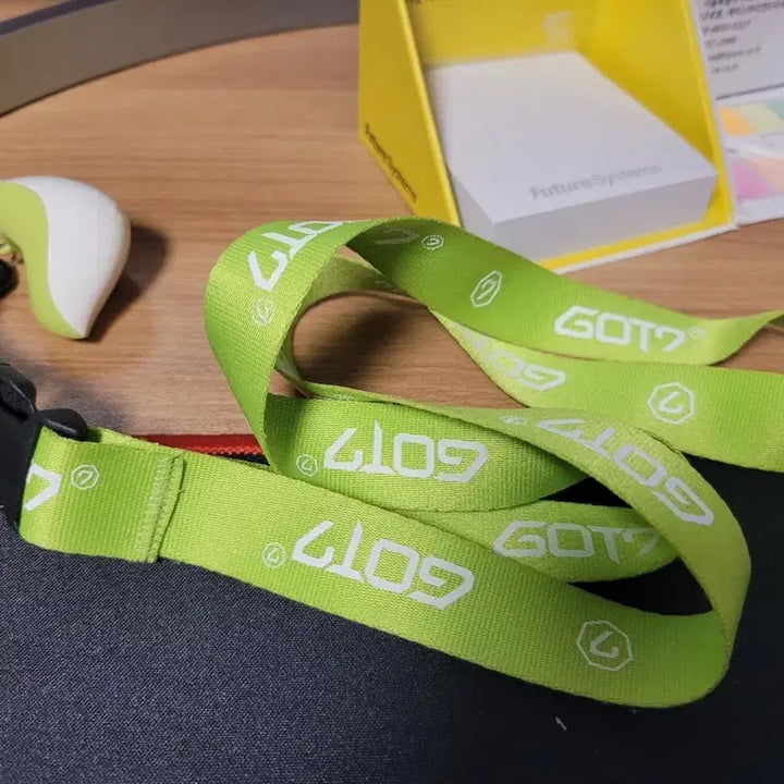 갓세븐 아가새 호루라기