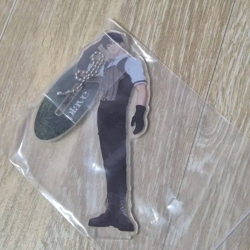 플레이브 예준 웨포럽 W4L 아크릴 스탠드 개봉 전시품 양도합니다.반