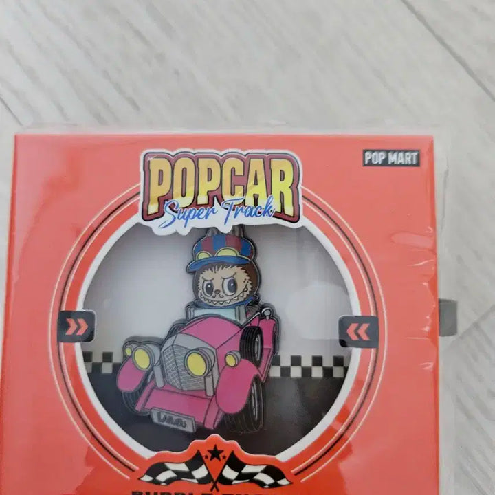 팝마트 라부부  클래식카 라부부 뱃지 새상품