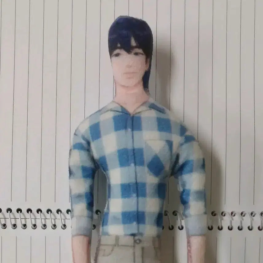 플레이브 남예준 인형