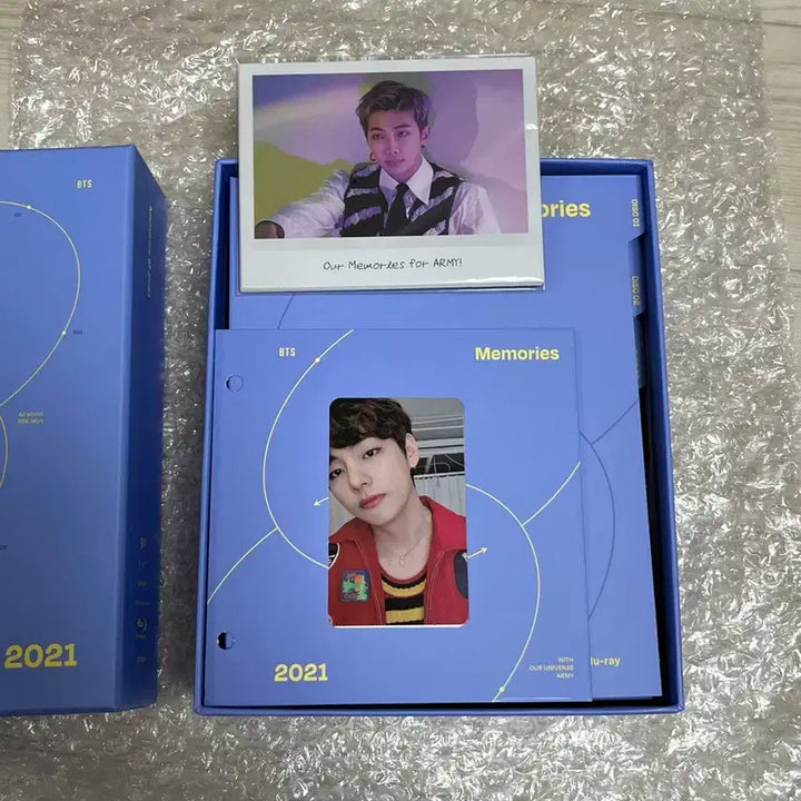 방탄소년단 BTS 2021 메모리즈 블루레이 + 포토카드 V 태형 뷔