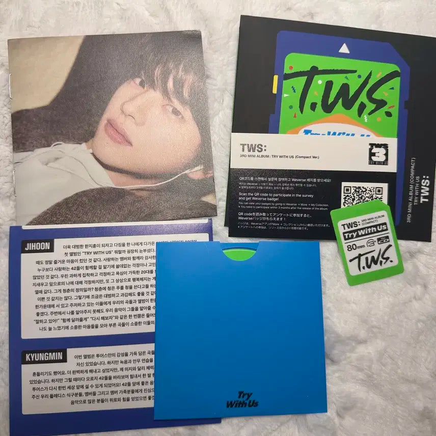 투어스 미니 3집 컴팩트 앨범 신유 ver