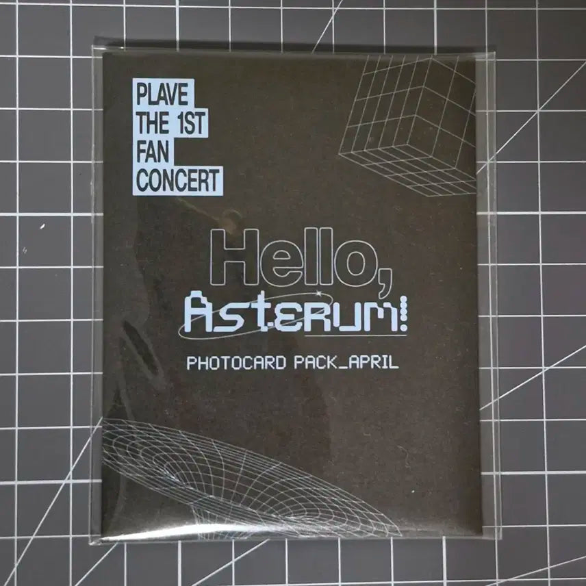 플레이브 팬콘 april 4월 포카팩 (미개봉)