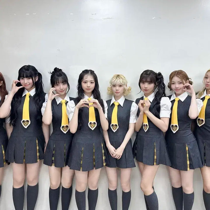 유니스 윤하 방윤하 싸인 폴라 싸폴 UNIS 사인 폴라로이드 포카 미공포