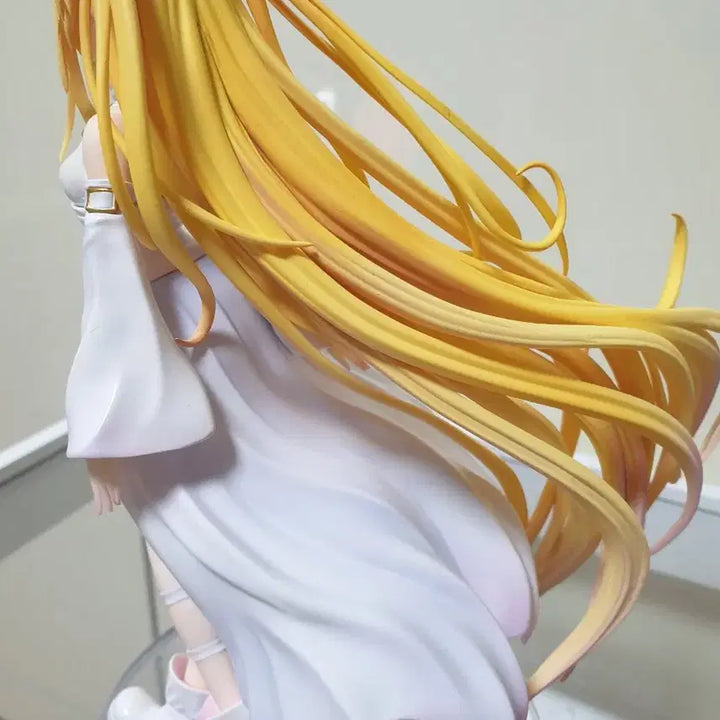 투러브트러블 금빛어둠 야미 화이트 트랜스 피규어