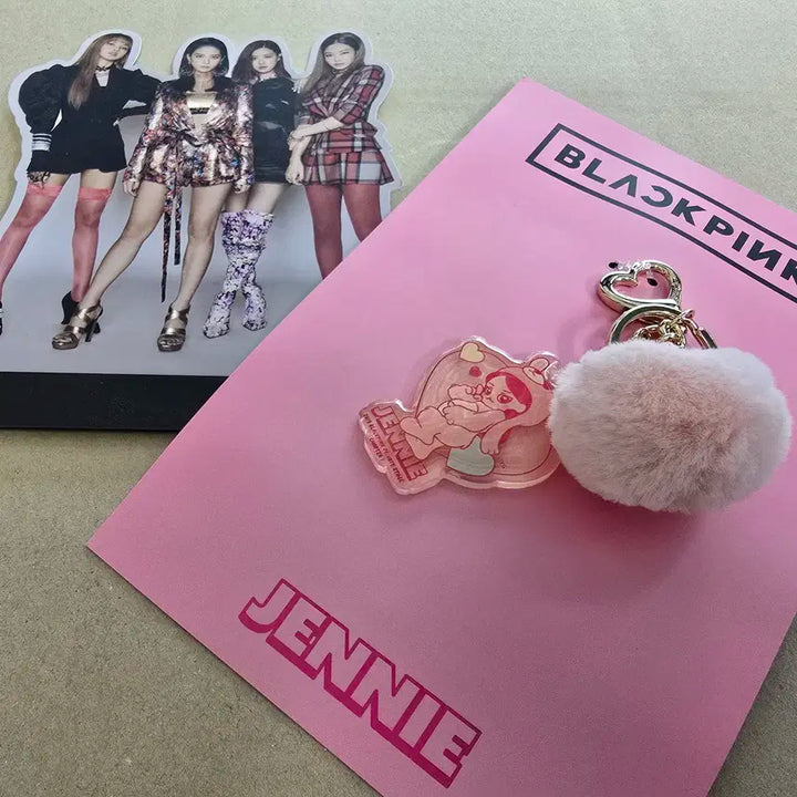 [블랙핑크] 제니 JENNIE 캐릭터 키링 + 포토 스탠드 / 공식 굿즈