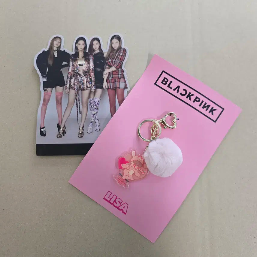 [블랙핑크] 리사 LISA 캐릭터 키링 + 포토 스탠드 / 공식 굿즈