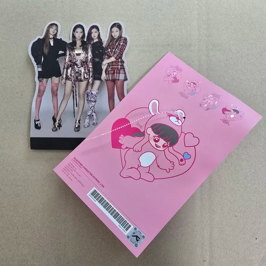 [블랙핑크] 리사 LISA 캐릭터 키링 + 포토 스탠드 / 공식 굿즈