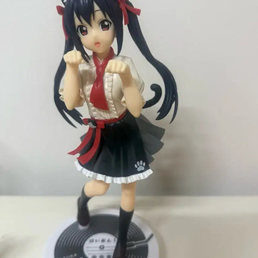 아즈사 네코미미 피규어