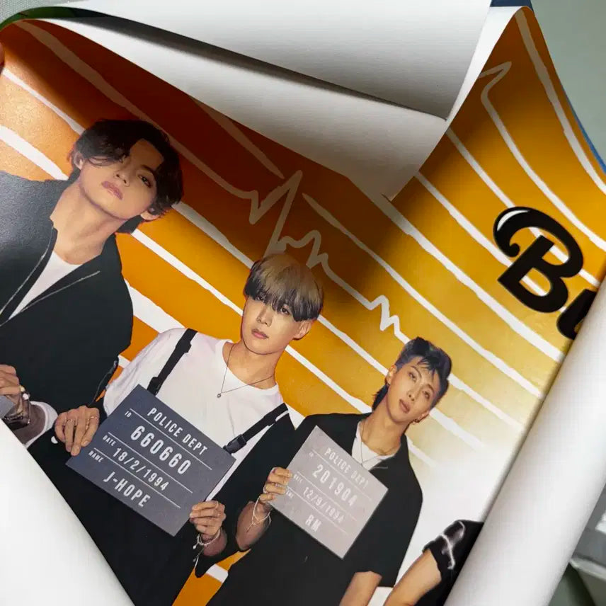 방탄 버터 앨범 + 특전 (메탈뱃지) + 포스터2