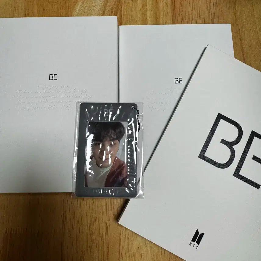 방탄 BE 앨범 + 노트 + 특전 (윤기)