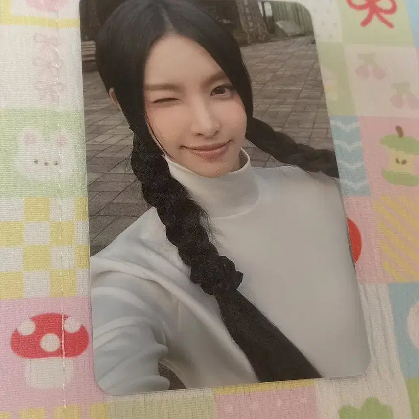 아일릿 윤아 포카 슈퍼리얼미 마그네틱