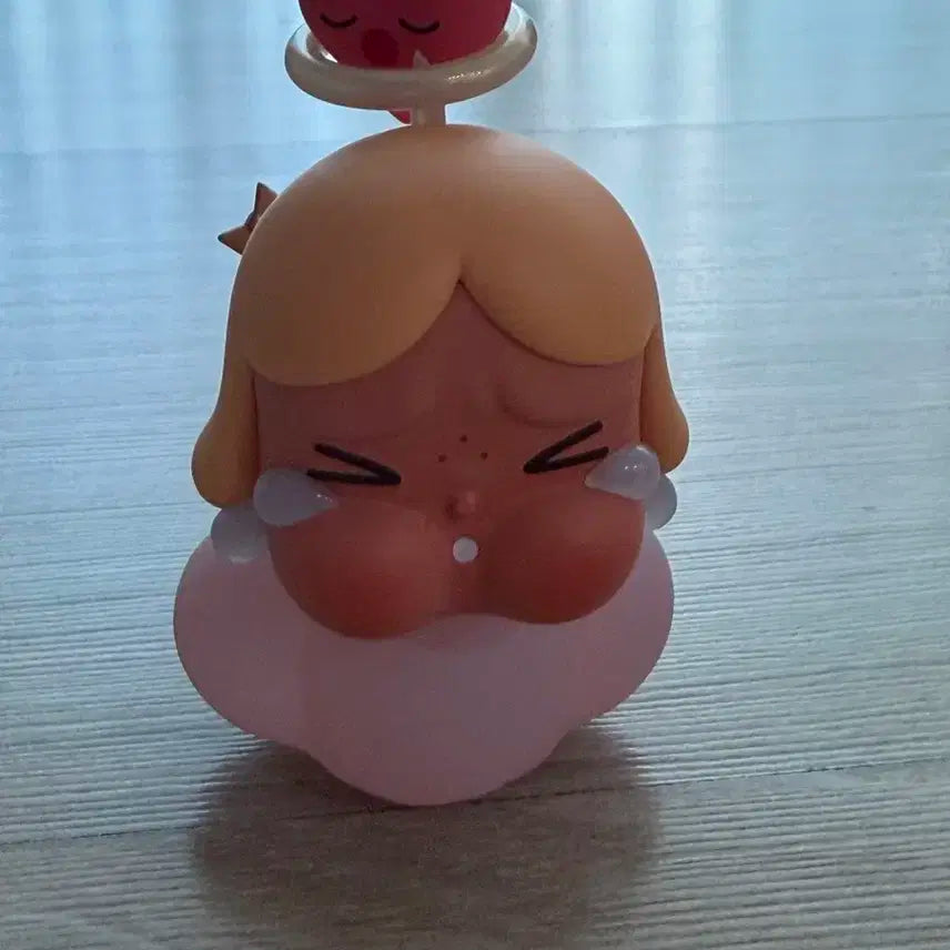 크라이베이비 어리석은 큐피드 피규어