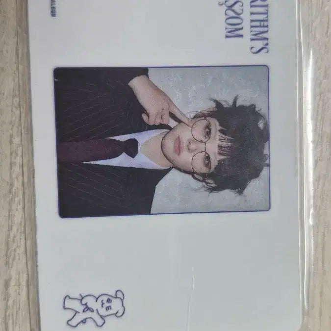 QWER 알고리즘스 블러썸 장나영 사원증