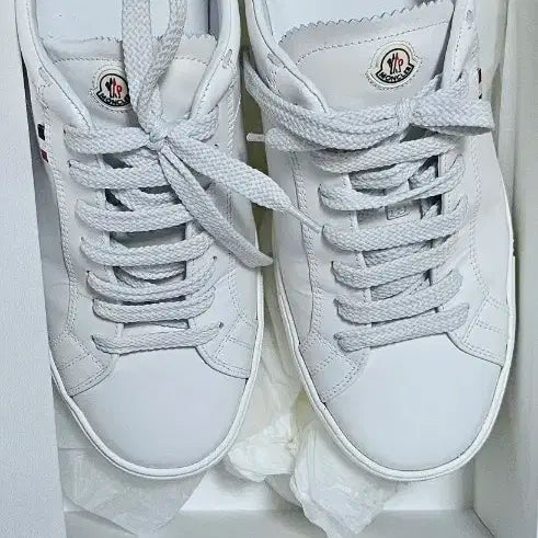 몽클레어 스니커즈 42 판매합니다