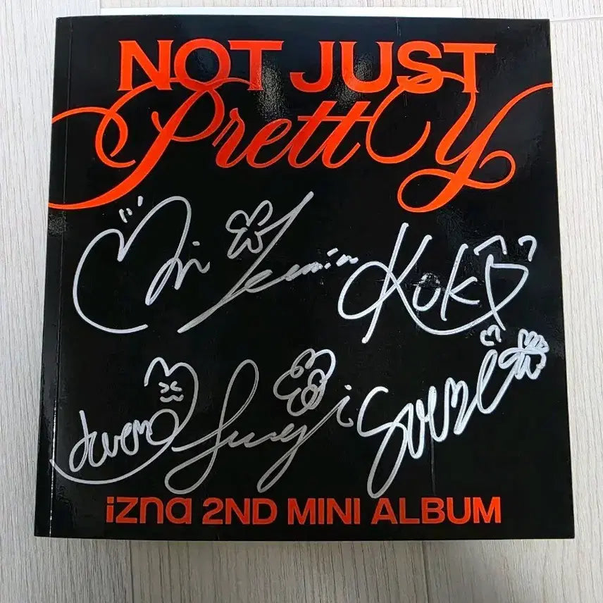 izna 이즈나 2ND 앨범 친필 사인앨범
