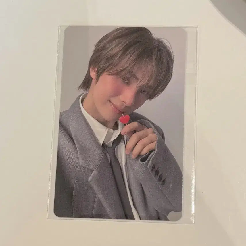 투어스 영재 play hard 위버스 럭드 포카 판매