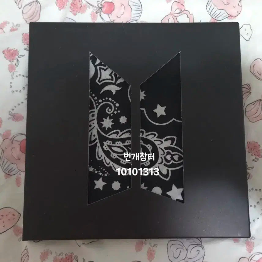 [미개봉 새상품] BTS 2025 페스타 포카 + 반다나 양도