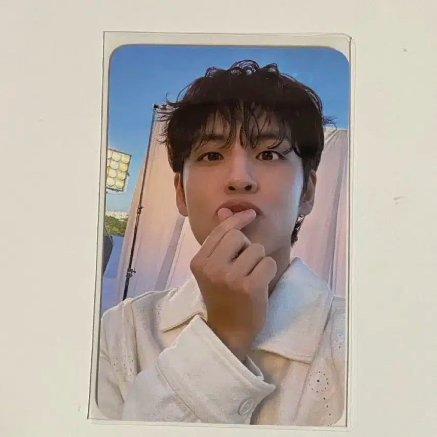 데이식스 원필 피어텐 팬미팅 방석 포카