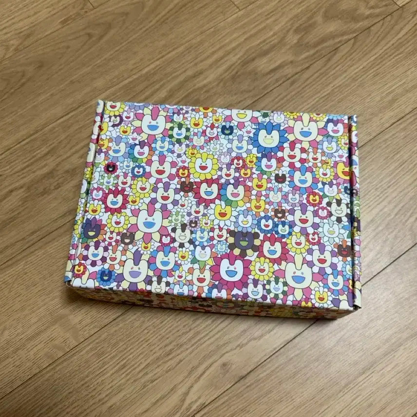 뉴진스 Supernatural 앨범 + 무라카미 콜라보 굿즈