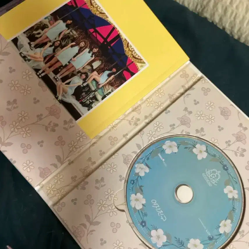 여자친구 Lots of Love 앨범 개봉상품