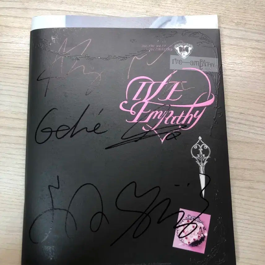 IVE 아이브 Empathy 친필 싸인 앨범