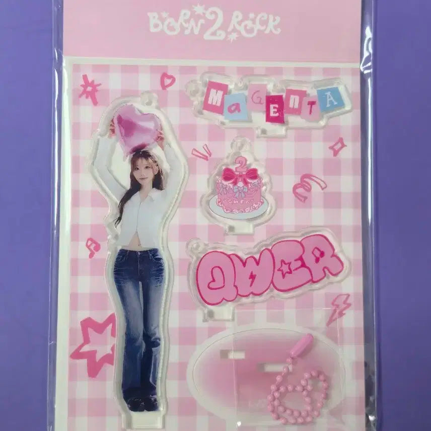 미개봉)QWER 2주년 팝업 마젠타 아크릴스탠드 판매해용!