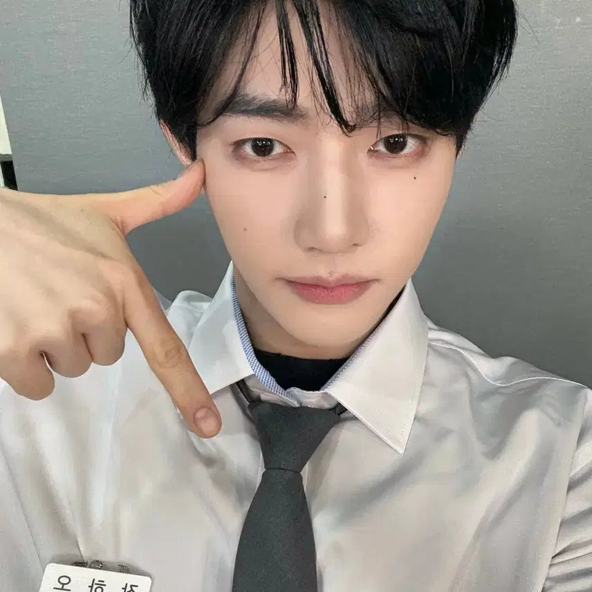 제베원 장하오 싸인 폴라로이드