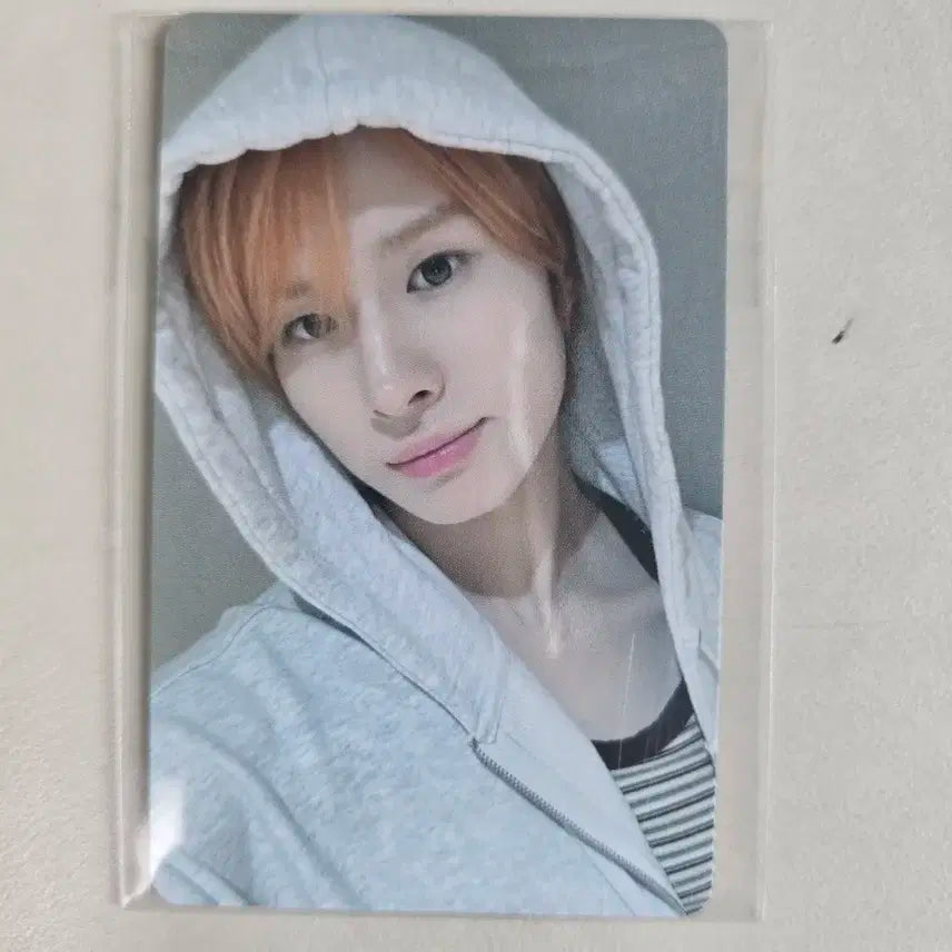 투어스 경민 플레이하드 컴백라이브 위버스반 특전(후드) 포토카드