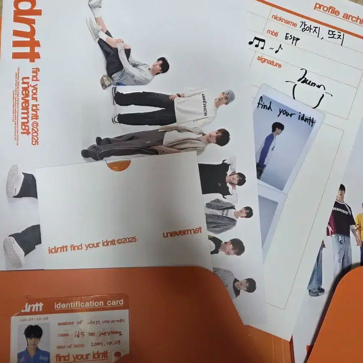 아이덴티티 idntt unevermet 친필싸인 비매앨범