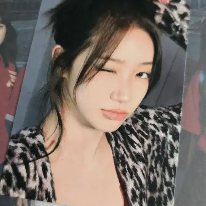 르세라핌 카즈하 스파게티 SPAGHETTI 공방포카 양도합니다.