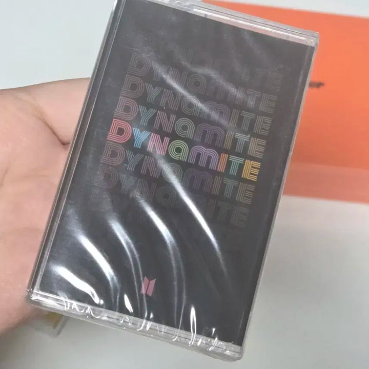 BTS 방탄 버터 미개봉 앨범 + 버터 다이너마이트 카세트 미개봉 일괄