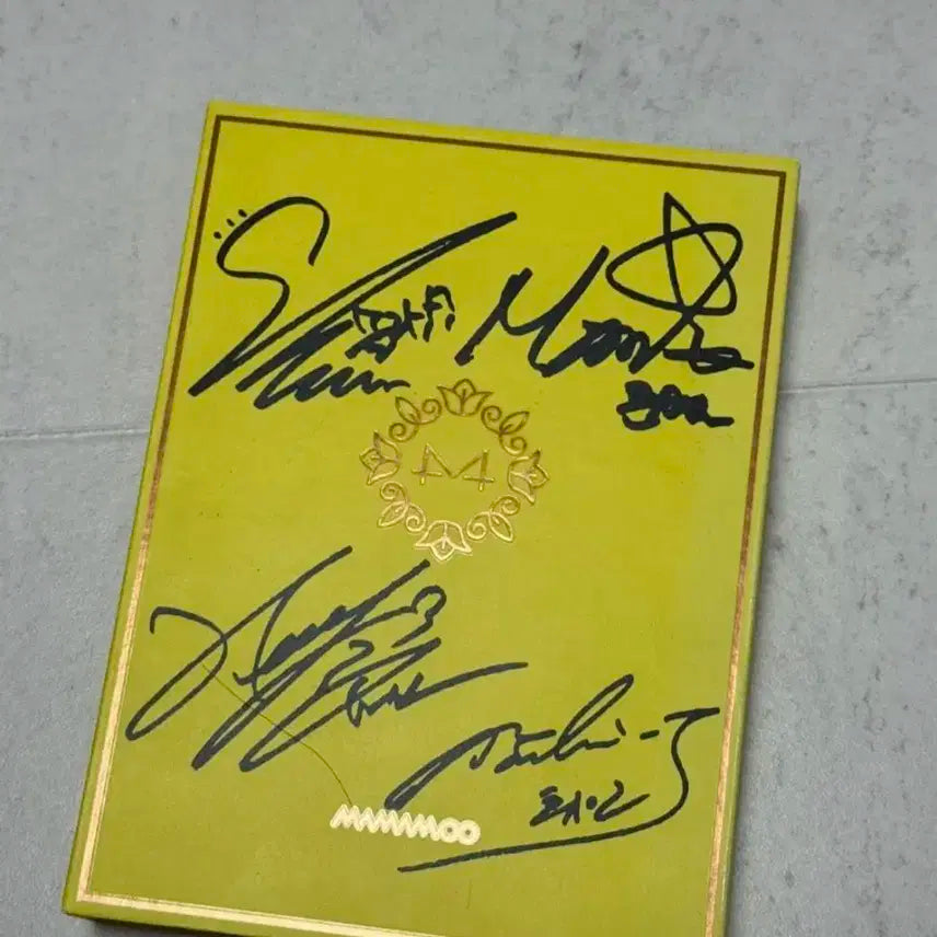 마마무 친필싸인 앨범 팝니다