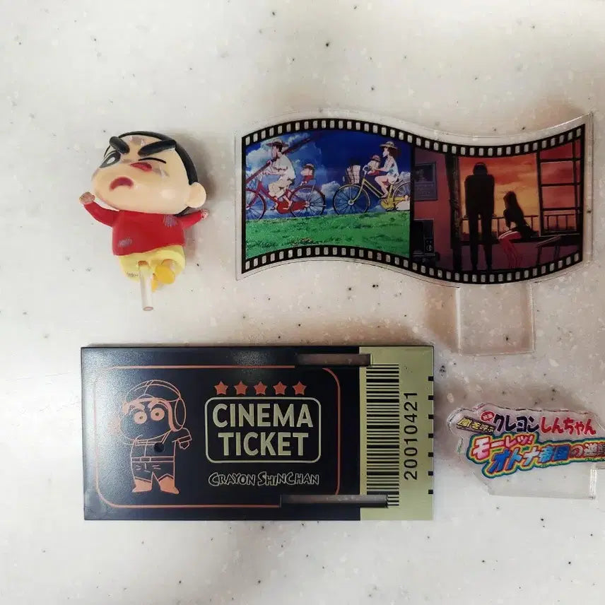 짱구 극장판 피규어 중고판매