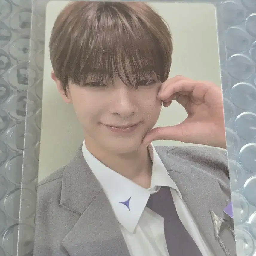 보플 아카이브 전시회 2주차 강우진 6번 포카