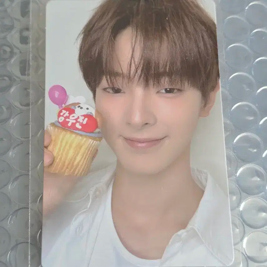 보플 아카이브 전시회 2주차 강우진 7번 포카