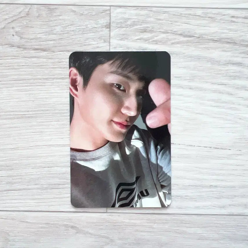 데이식스 엄브로 포카 영현