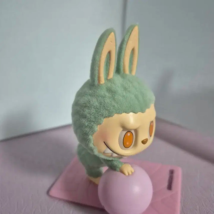 팝마트 라부부 요가피규어