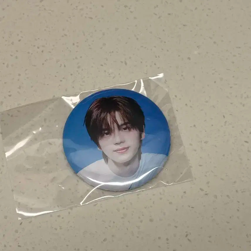 투어스 신유 일본콘 럭키드로우 뱃지