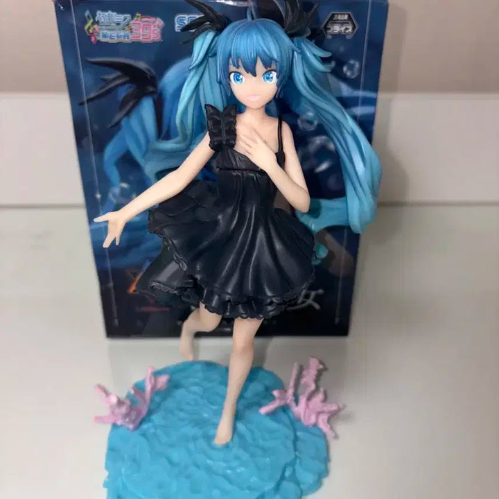 심해소녀 미쿠 피규어