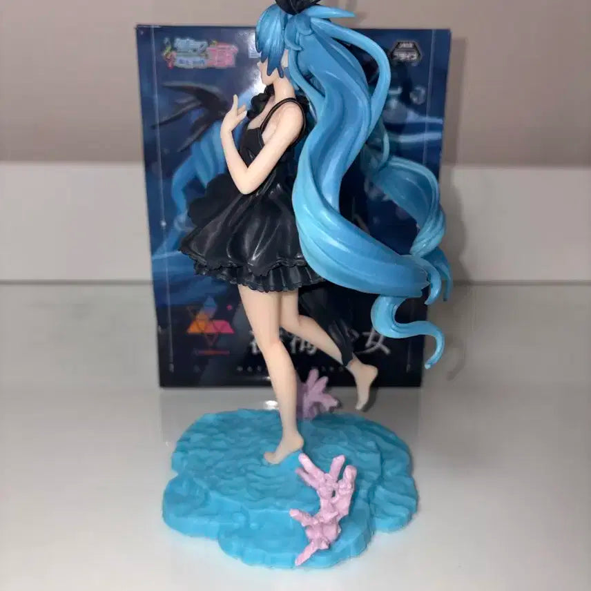 심해소녀 미쿠 피규어