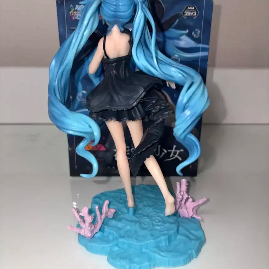 심해소녀 미쿠 피규어