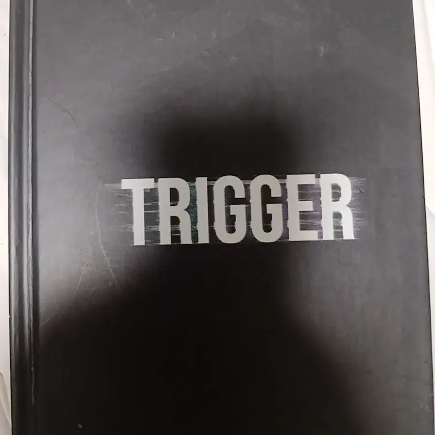 (구)레볼루션 하트 TRIGGER 컨셉 포토북 (단종)