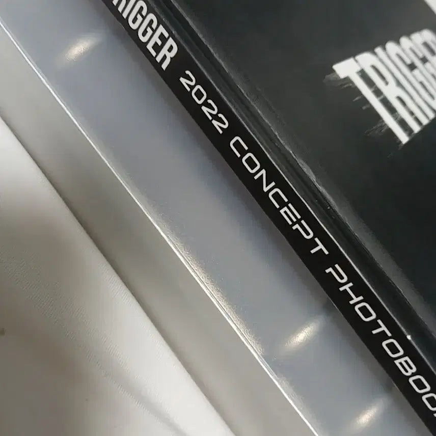 (구)레볼루션 하트 TRIGGER 컨셉 포토북 (단종)