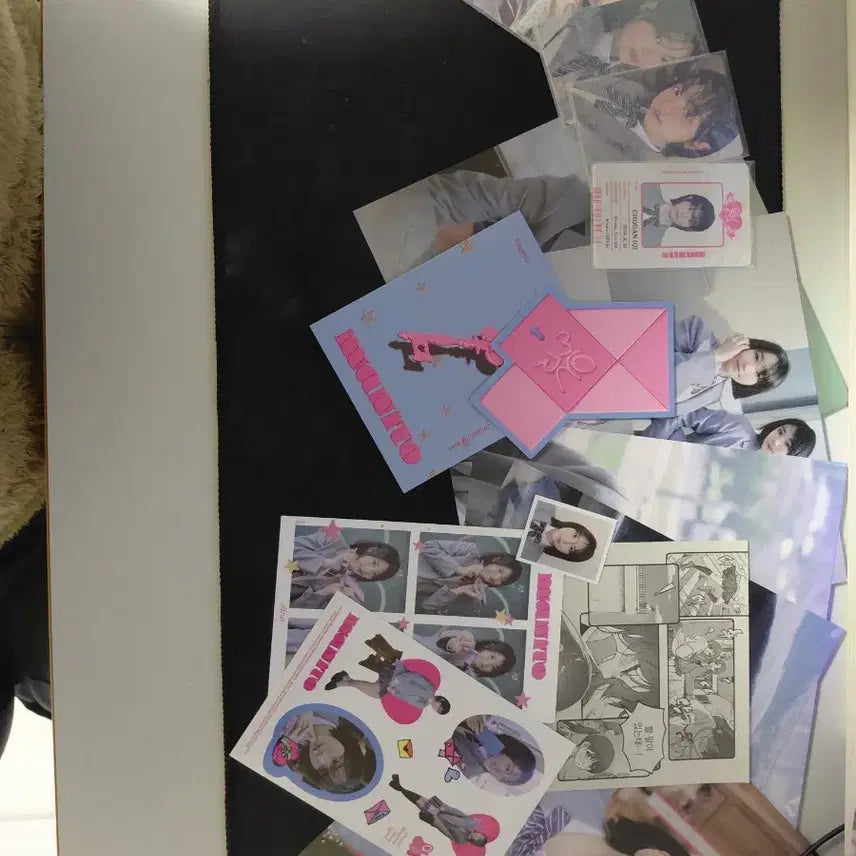 QWER 마니또 앨범 구성품 다있는거 팔아요